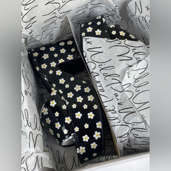 Melborne Platform Sandals Black Daisy - Picture 6 of 7